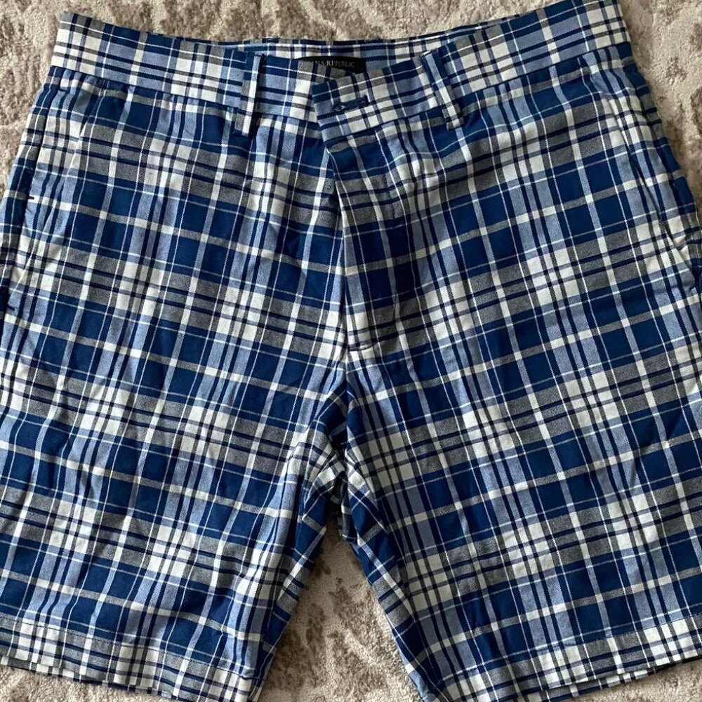 Banana Republic Men's shorts Size 31 -